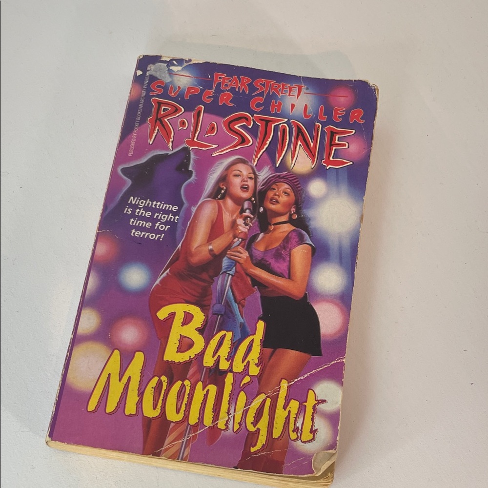 R.L. Stine Fear Street Super Chiller Bad Moonlight 1995 Book